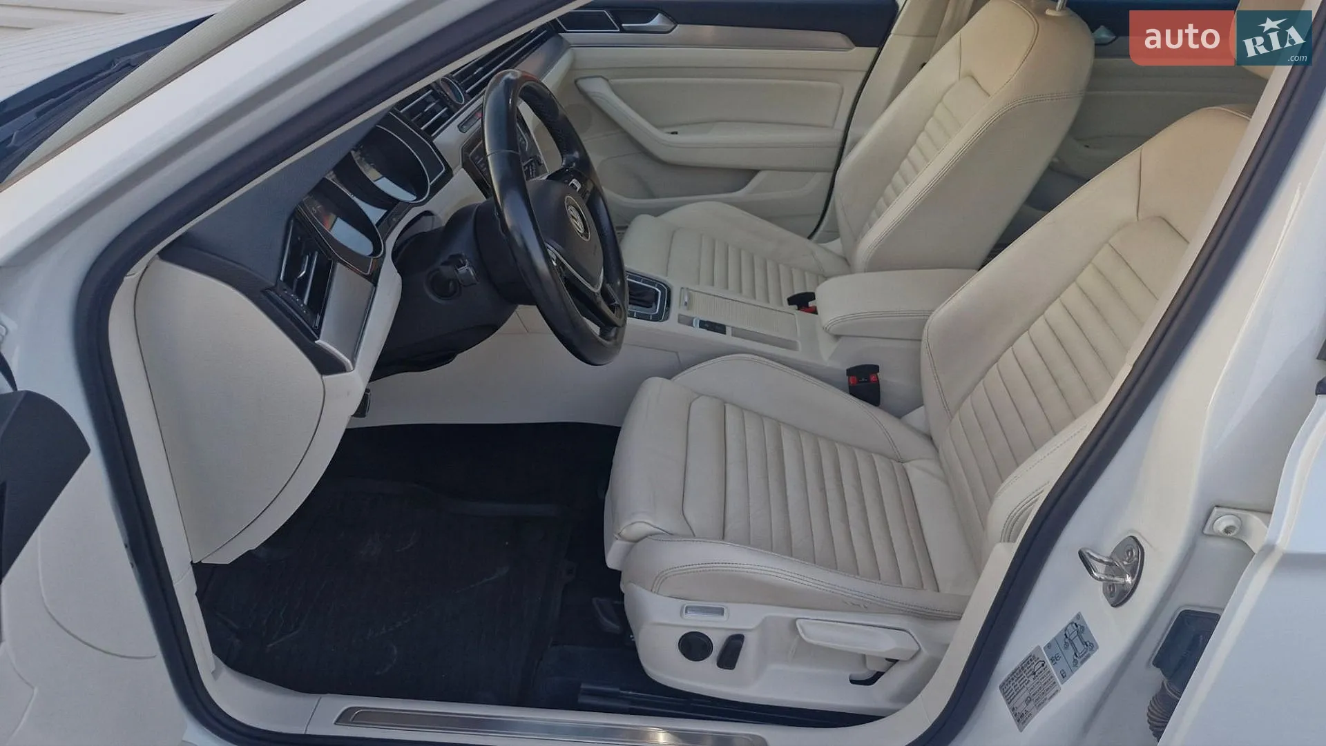 2015 Volkswagen Passat - мініатюра 18
