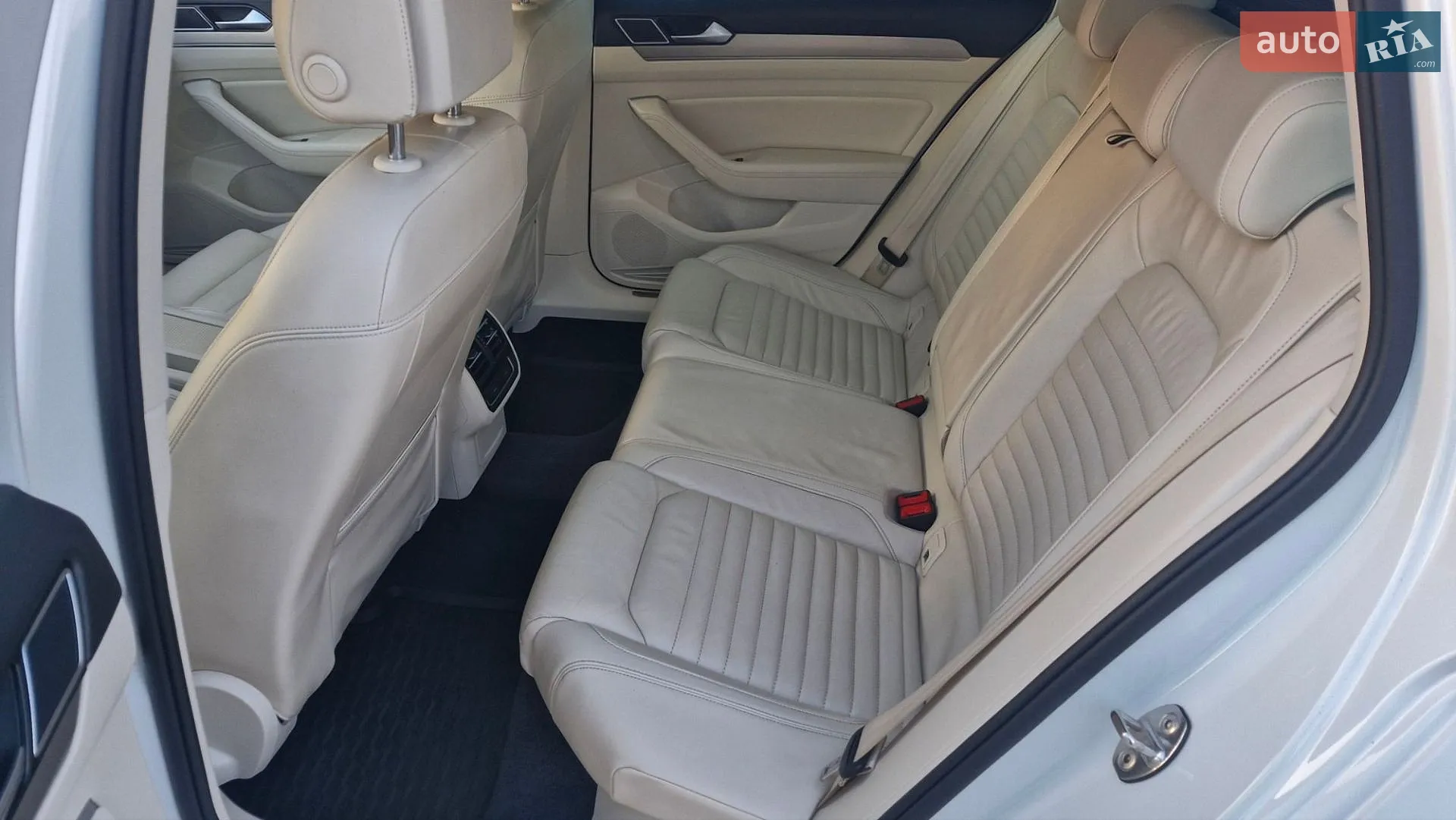 2015 Volkswagen Passat - мініатюра 23