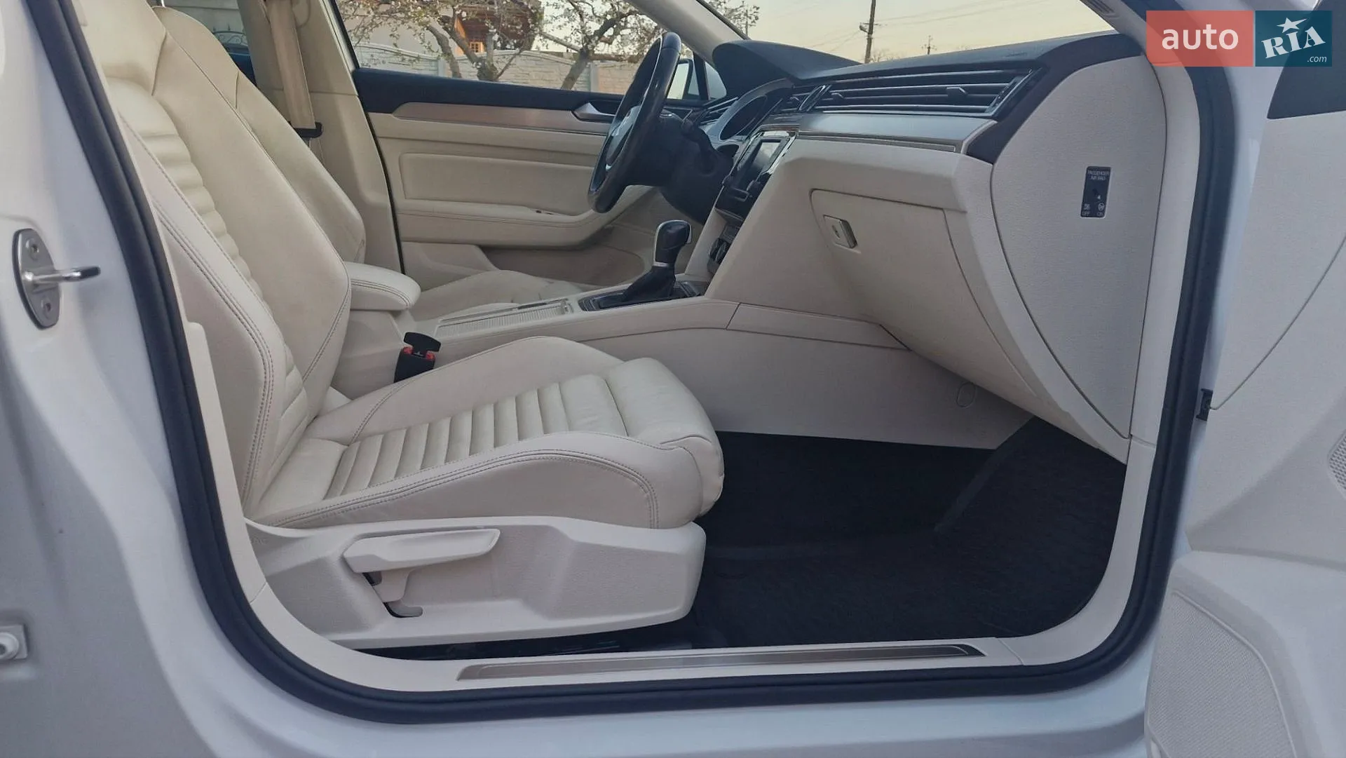 2015 Volkswagen Passat - мініатюра 28