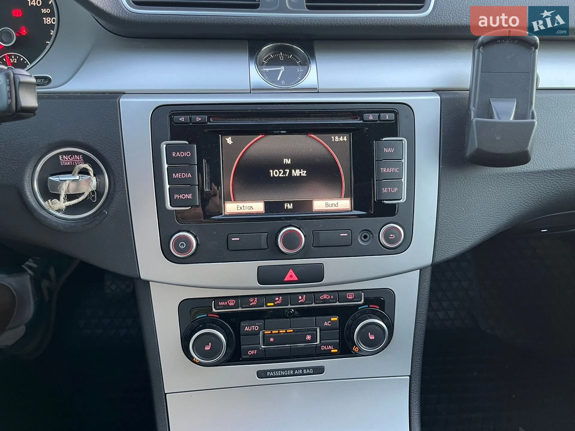 2010 Volkswagen Passat - мініатюра 8