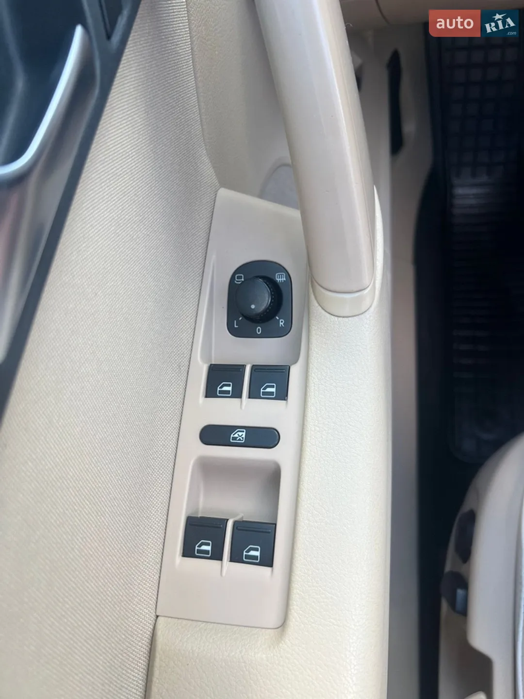 2012 Volkswagen Passat - мініатюра 2