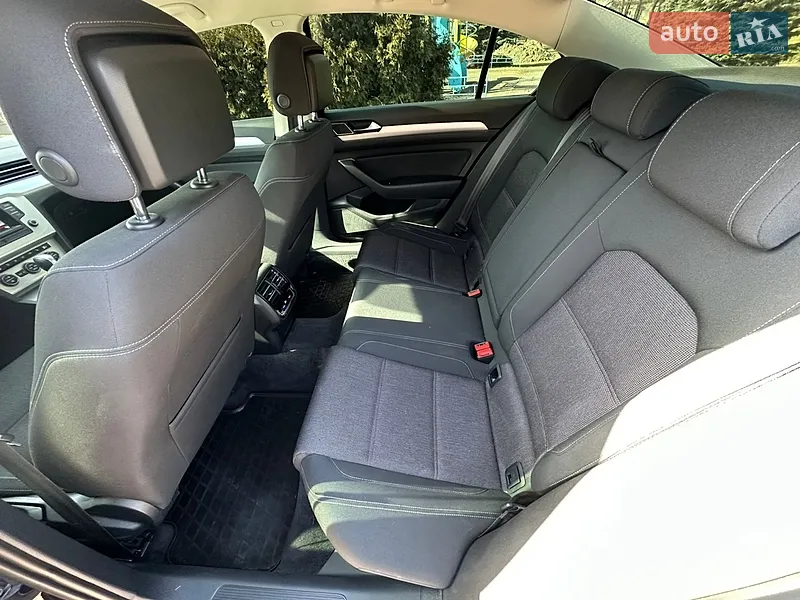 Volkswagen Passat 2015 VIN WVWZZZ3CZGE017909 фото оголошення 17 з 80