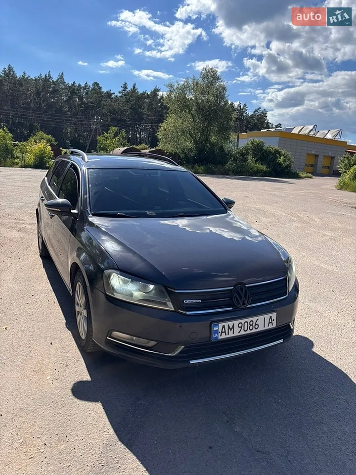 2010 Volkswagen Passat - мініатюра 16