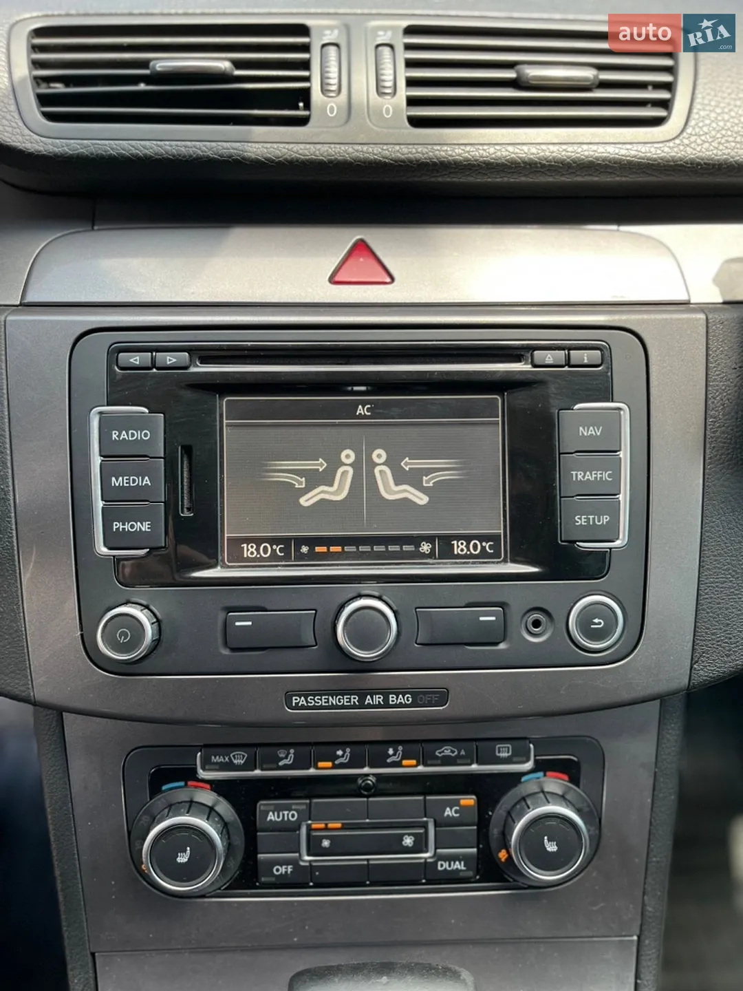 2010 Volkswagen Passat - мініатюра 13