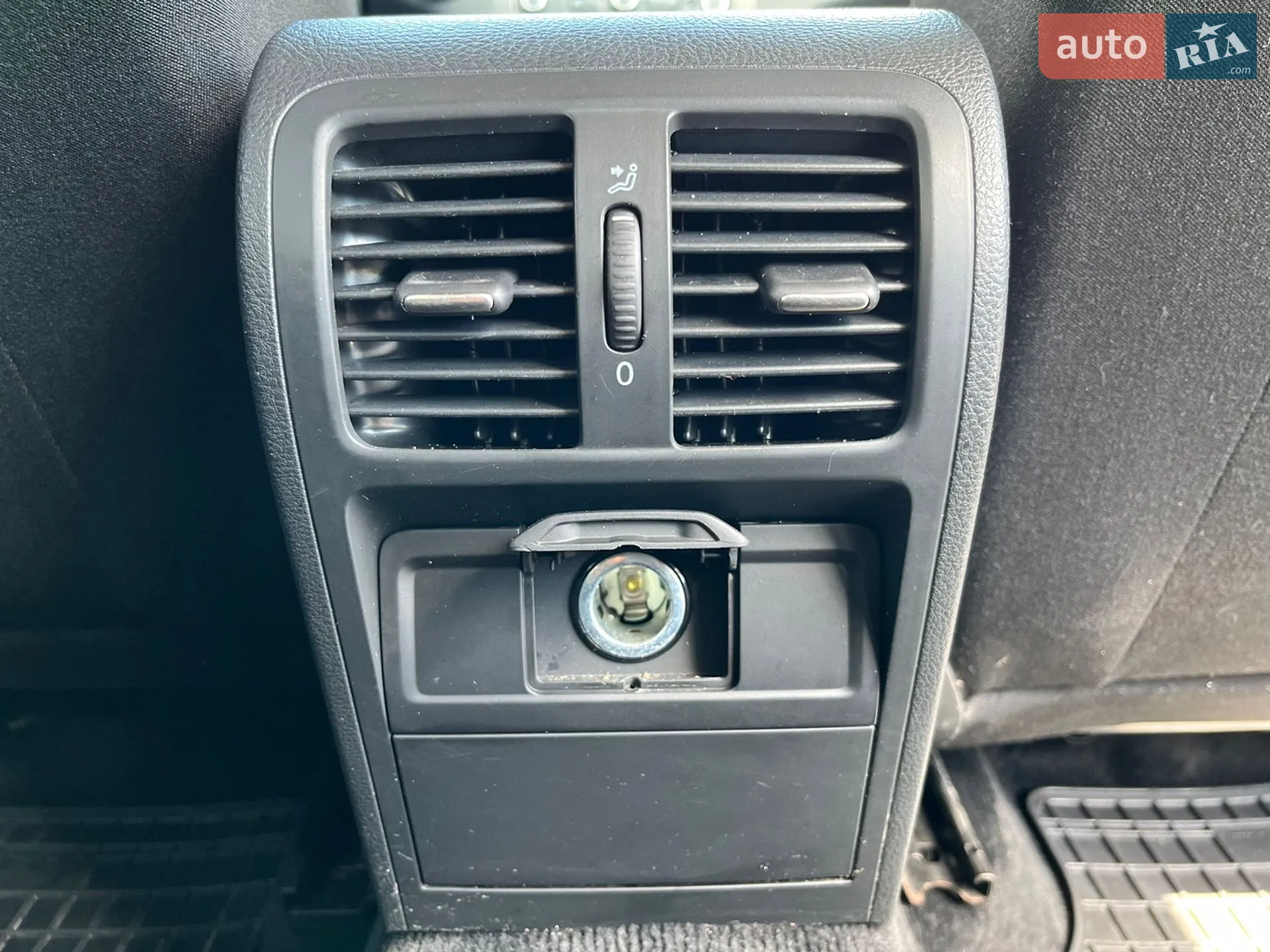 2010 Volkswagen Passat - мініатюра 21