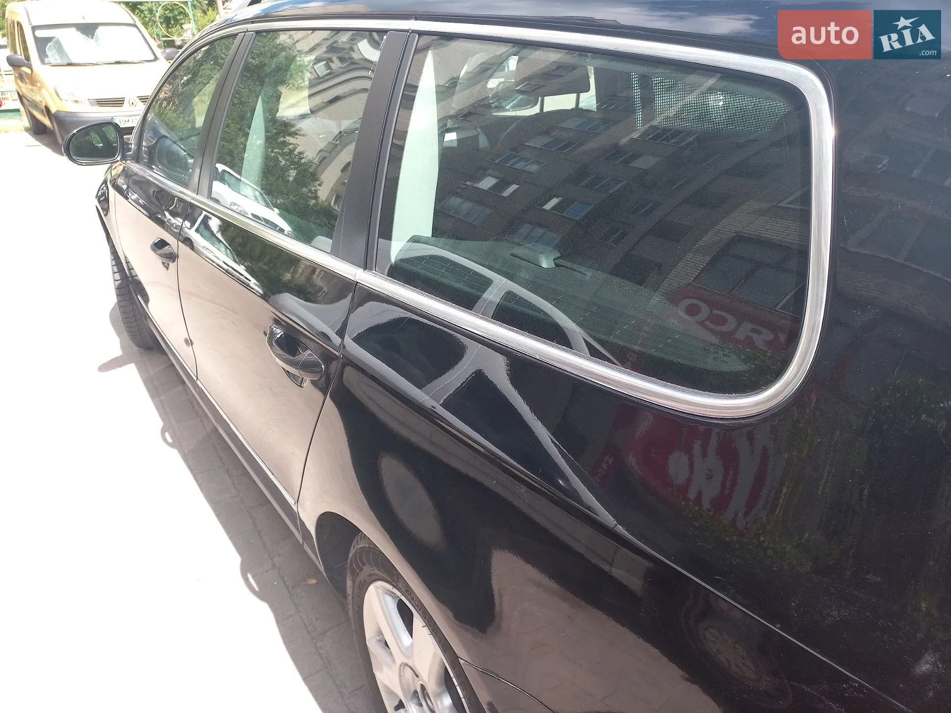 2010 Volkswagen Passat - мініатюра 5