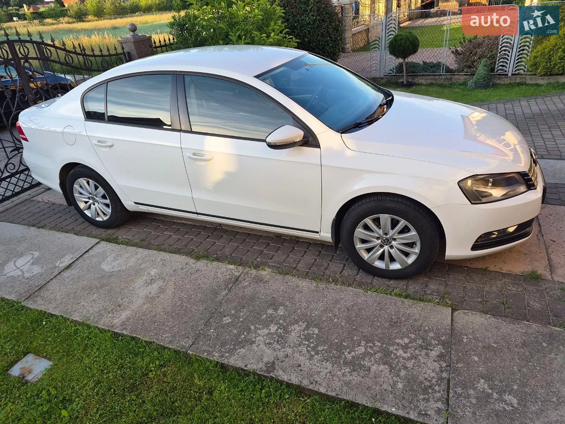 2013 Volkswagen Passat - мініатюра 2
