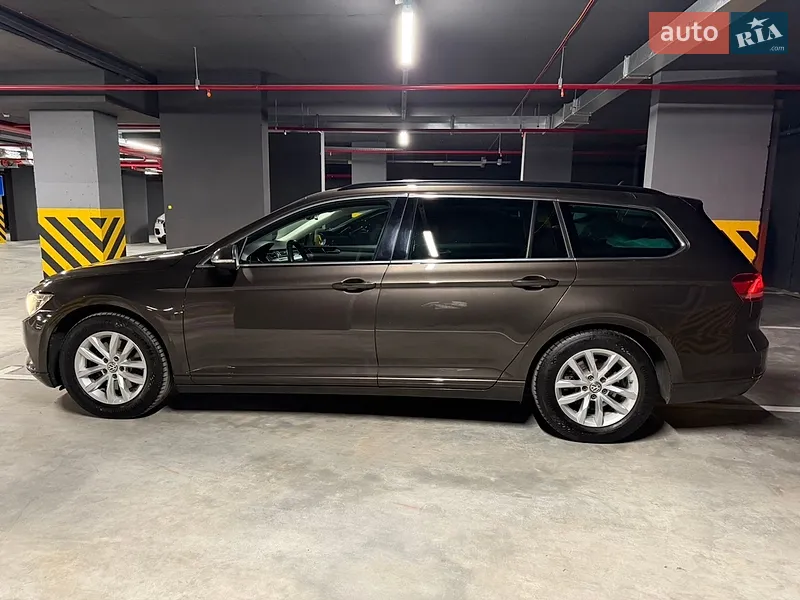 Volkswagen Passat 2017 VIN WVWZZZ3CZJE117175 фото оголошення 41 з 116