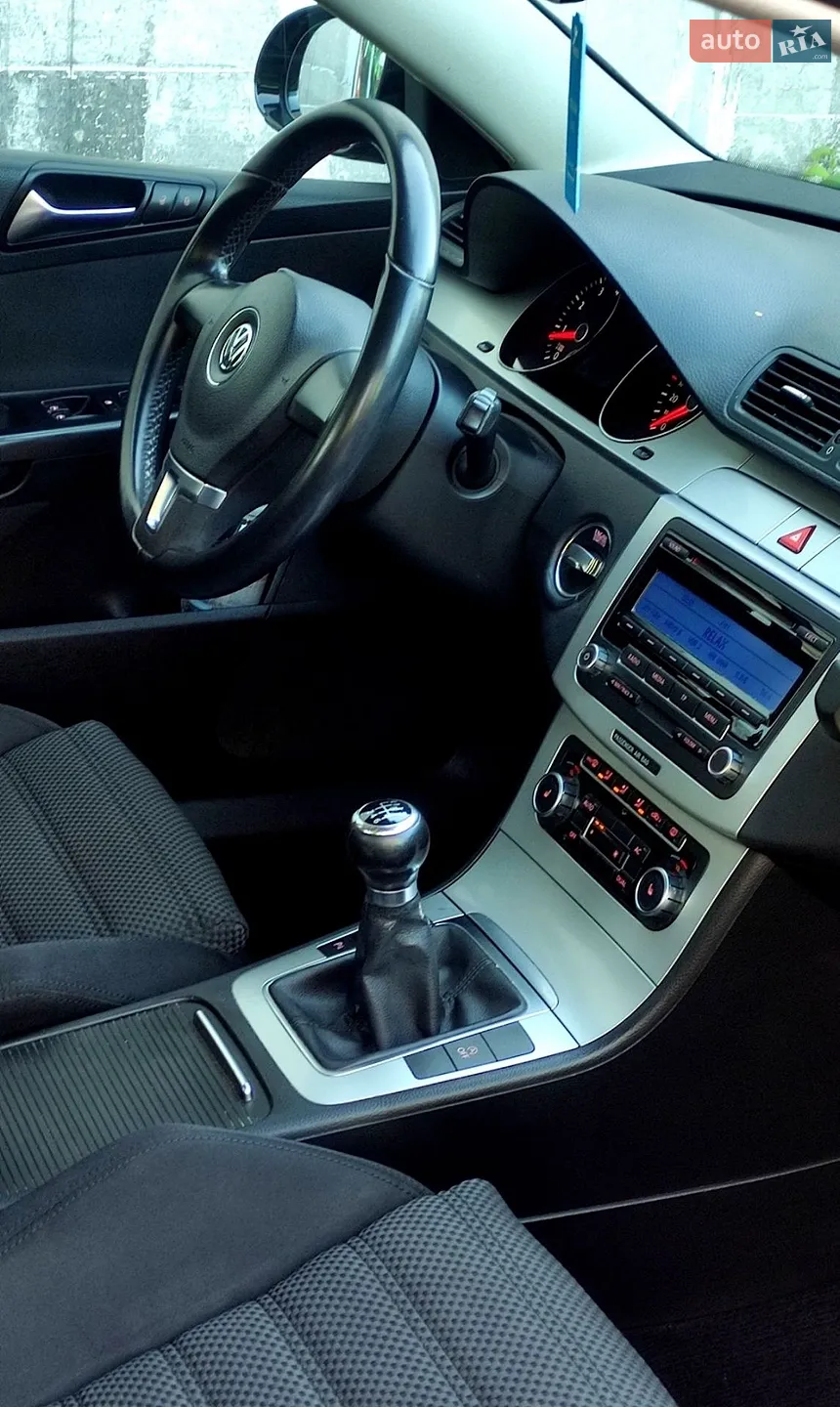 2010 Volkswagen Passat - мініатюра 27