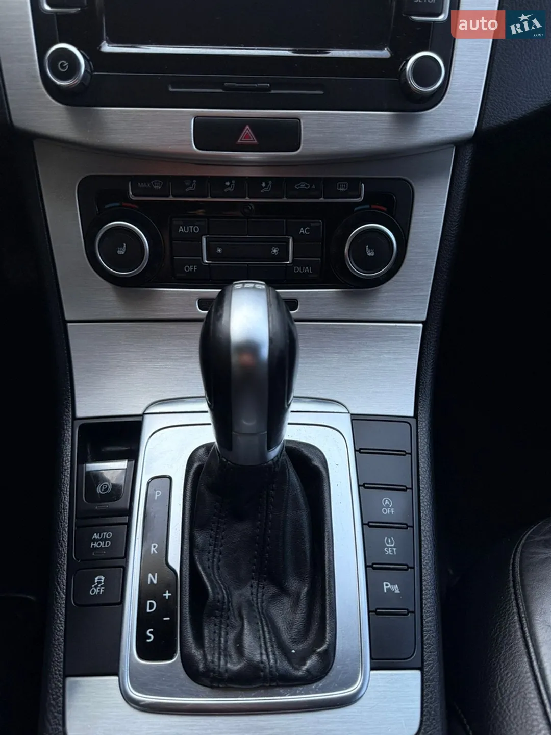 2010 Volkswagen Passat - мініатюра 13