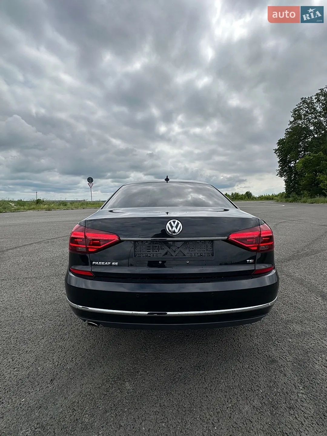 2017 Volkswagen Passat - мініатюра 2