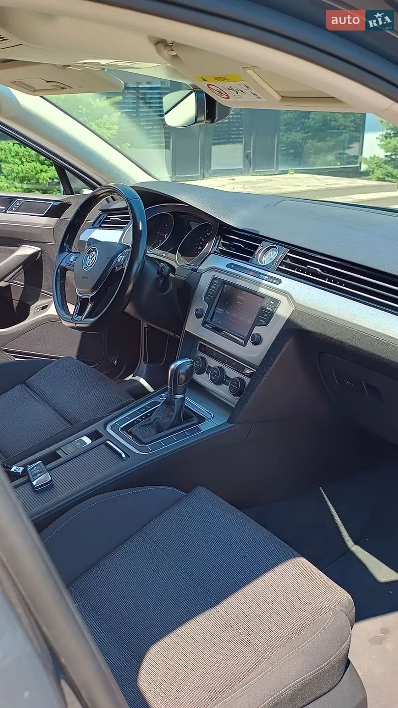 2017 Volkswagen Passat - мініатюра 13
