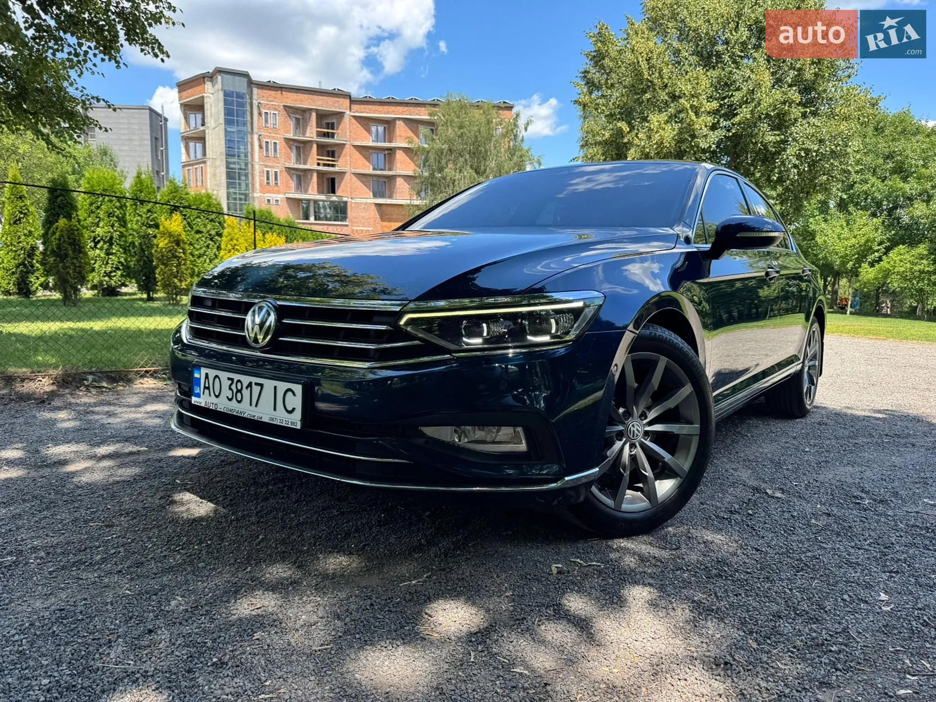 Volkswagen Passat 2019 VIN WVWZZZ3CZLE044417 фото оголошення 2 з 5