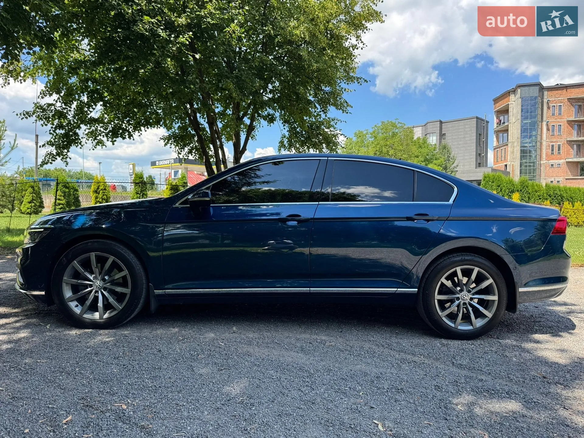 Volkswagen Passat 2019 VIN WVWZZZ3CZLE044417 фото оголошення 4 з 5