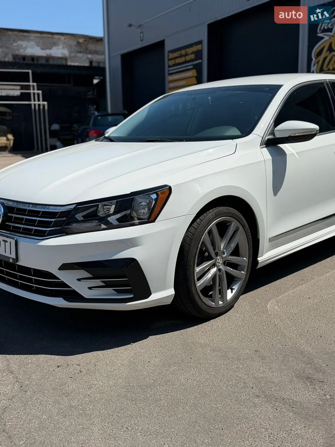 2016 Volkswagen Passat - мініатюра 2