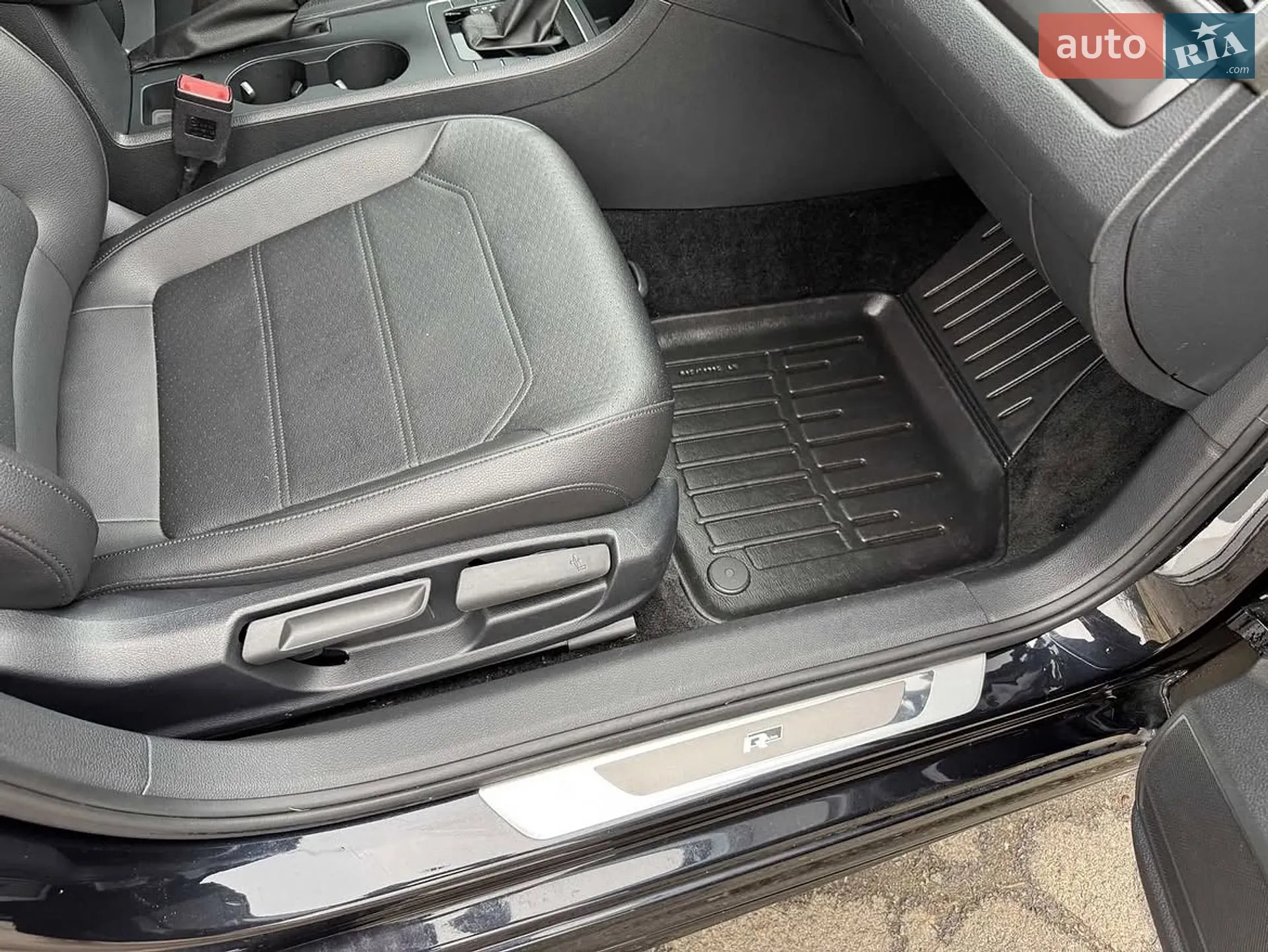 2016 Volkswagen Passat - мініатюра 16