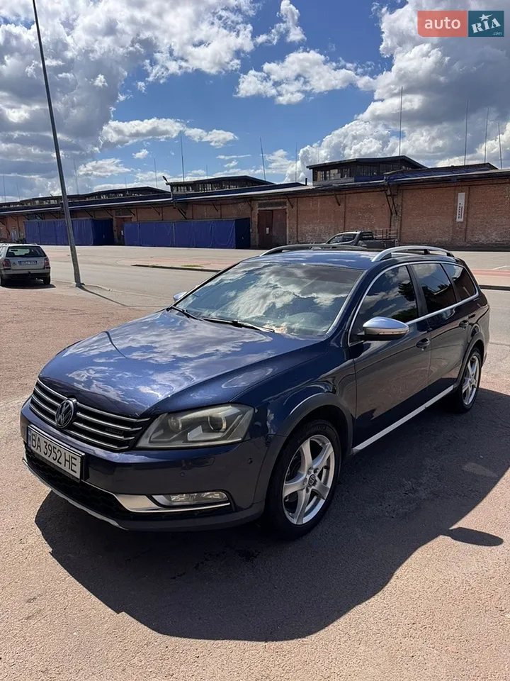 2012 Volkswagen Passat - мініатюра 9