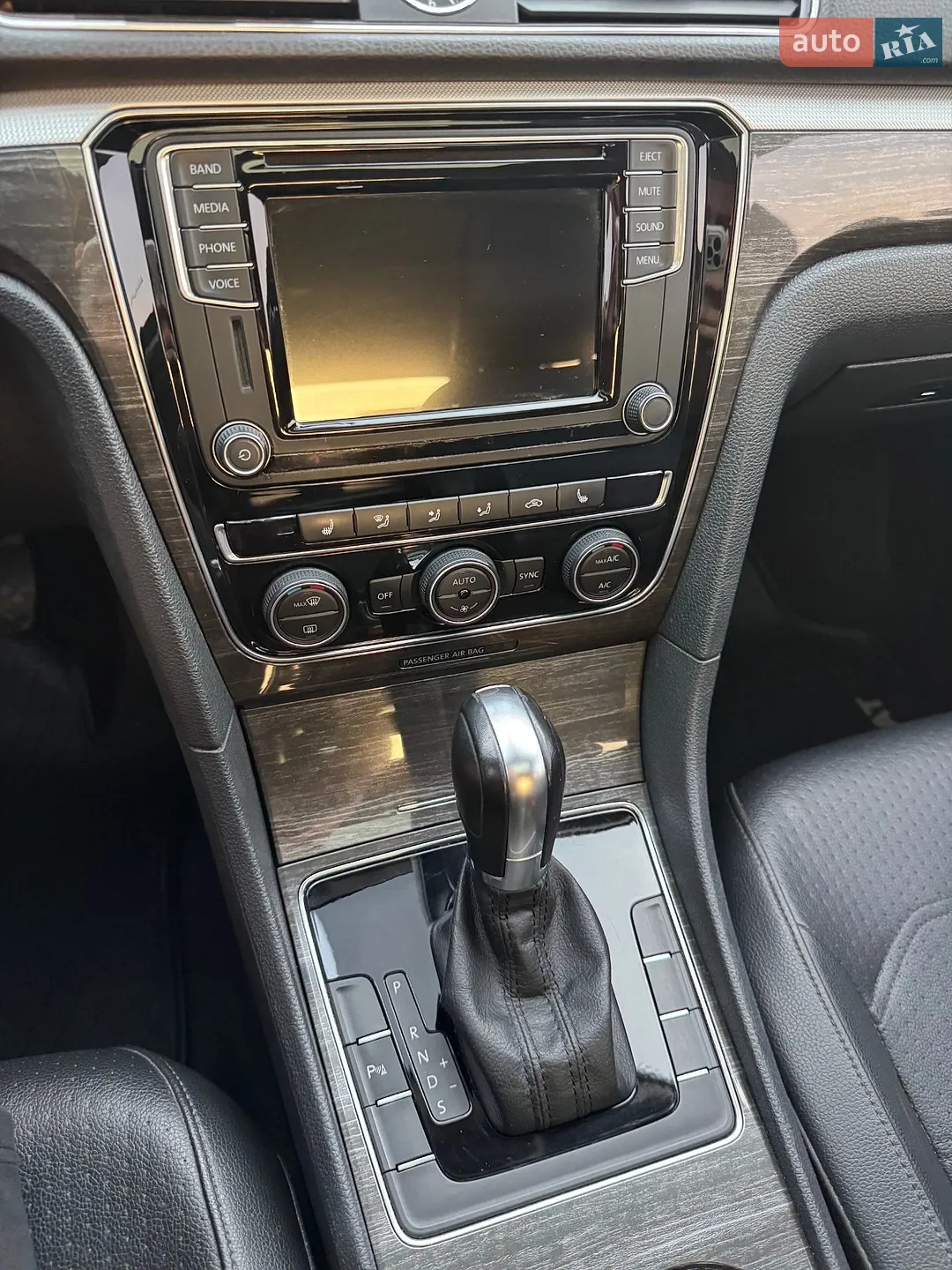 2016 Volkswagen Passat - мініатюра 16