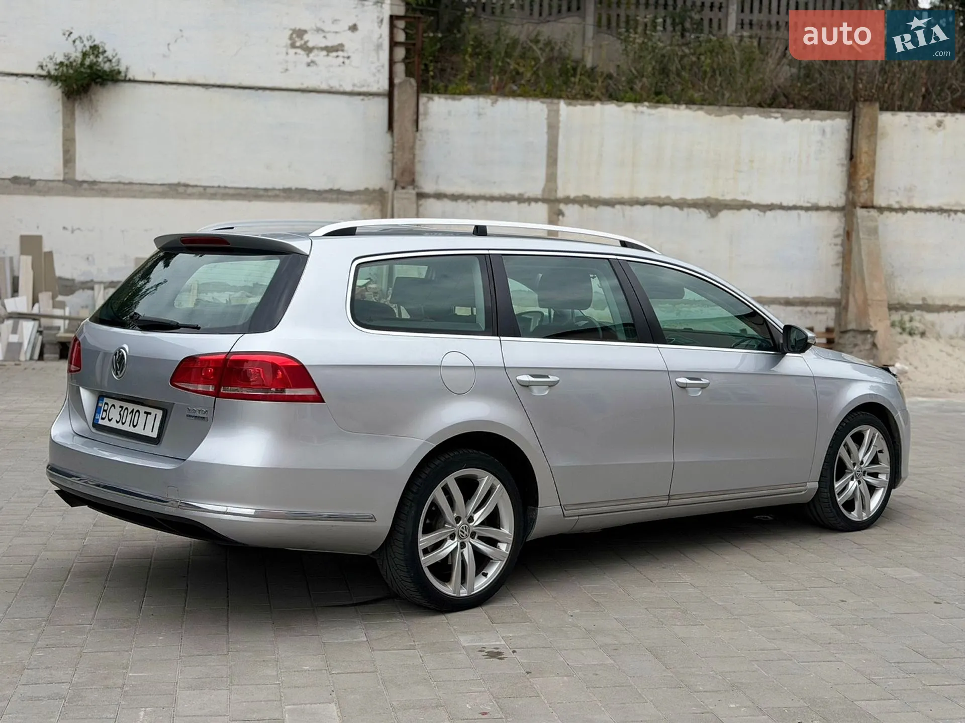 2010 Volkswagen Passat - мініатюра 4