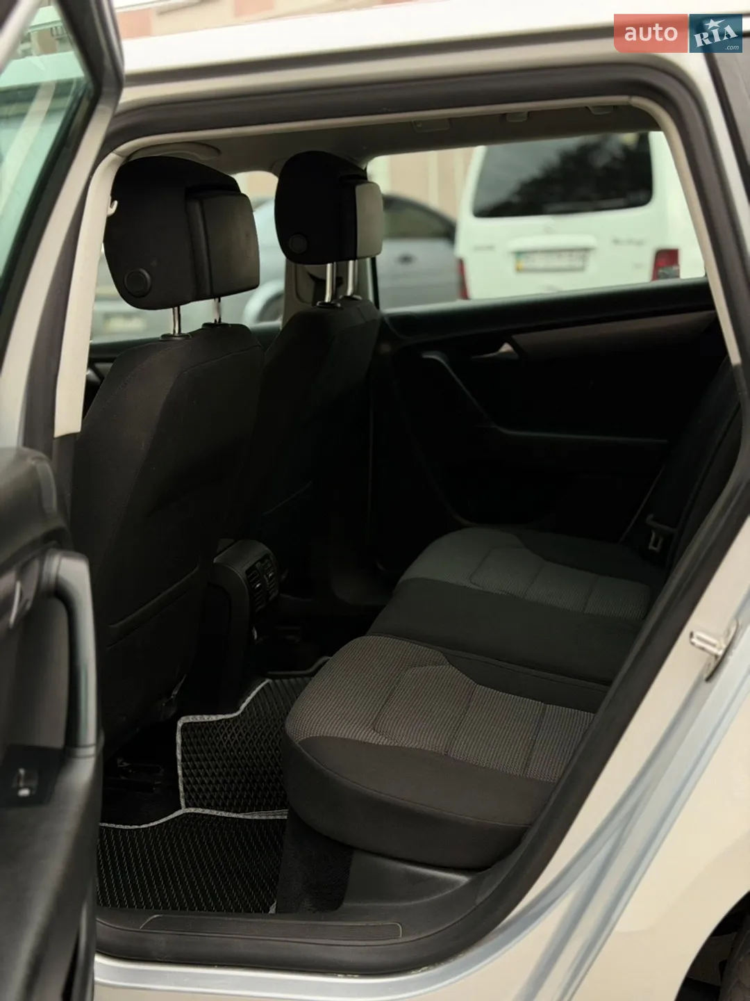 2010 Volkswagen Passat - мініатюра 19