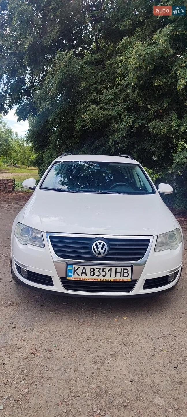 2010 Volkswagen Passat - мініатюра 3
