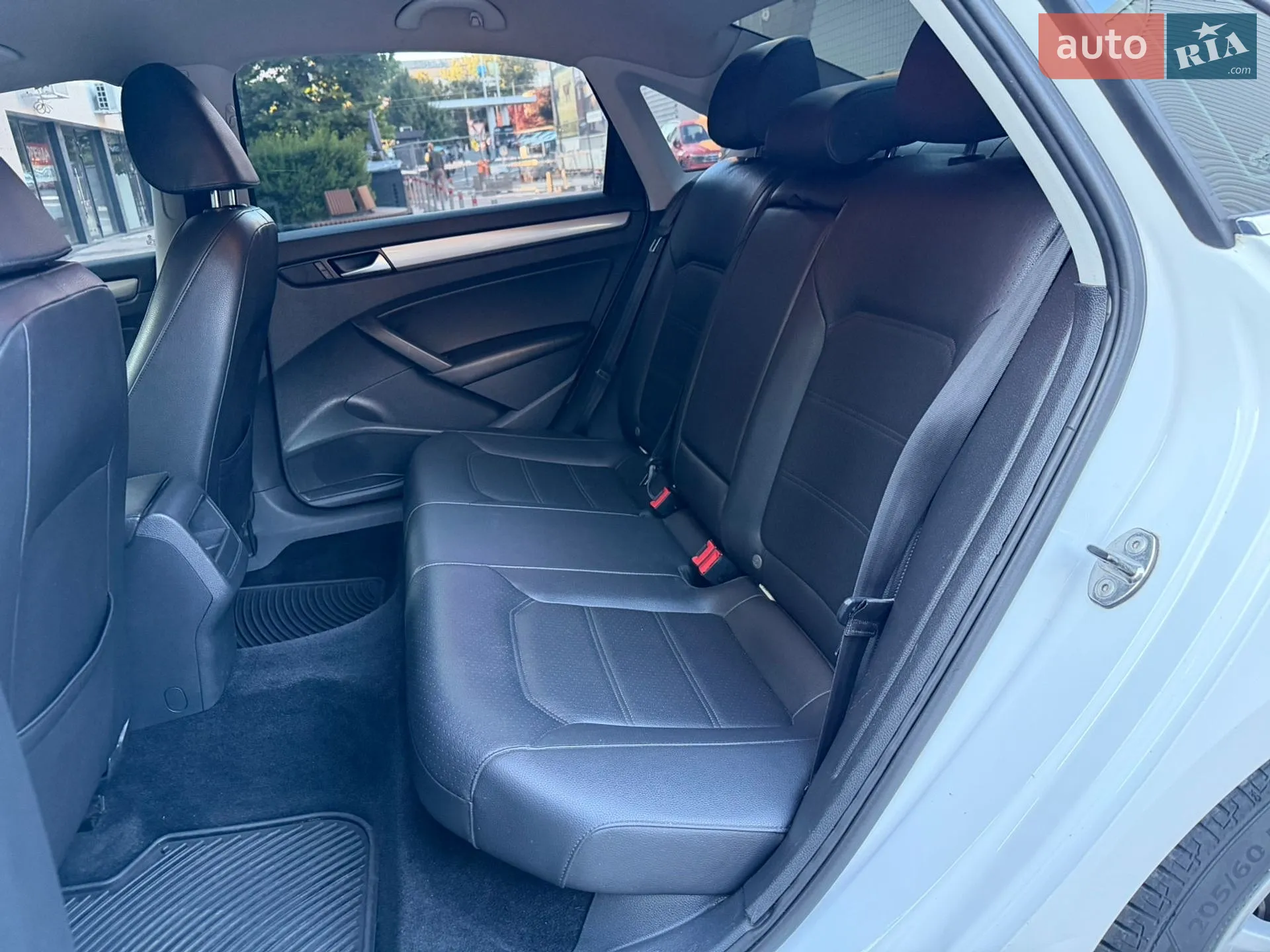 2013 Volkswagen Passat - мініатюра 31