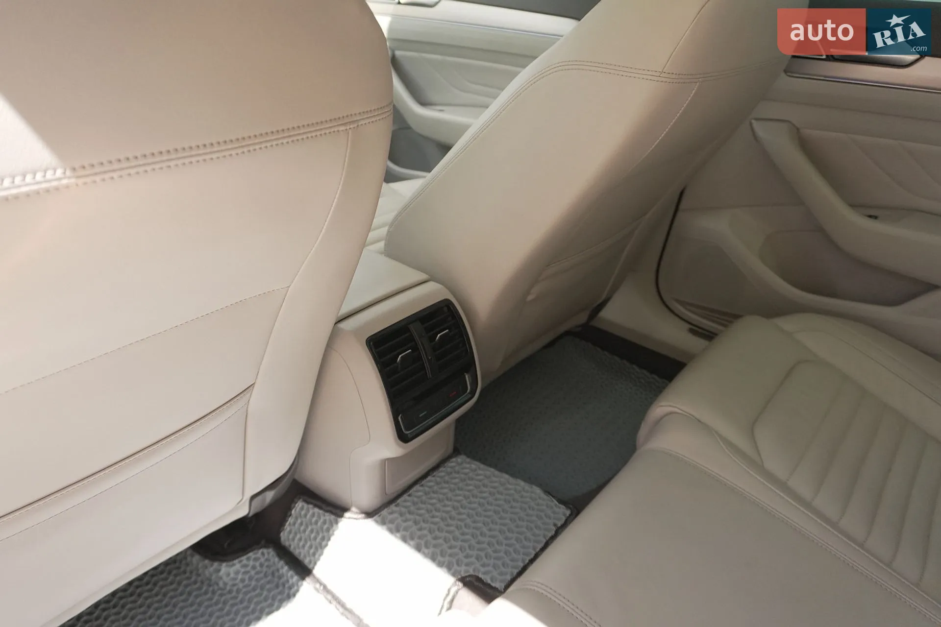 2019 Volkswagen Passat - мініатюра 28
