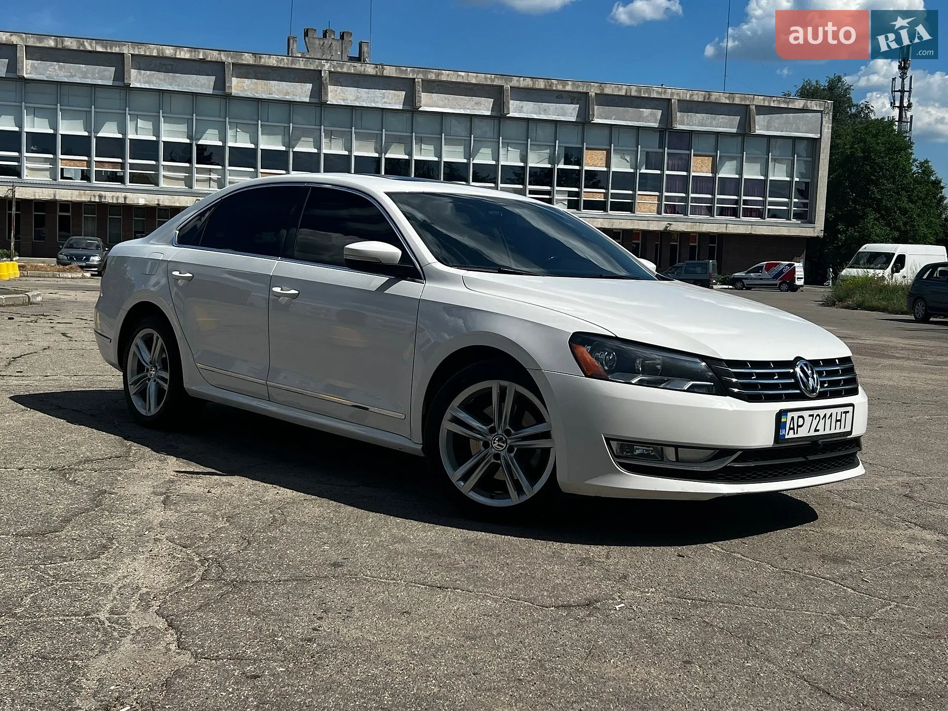 2013 Volkswagen Passat - мініатюра 2