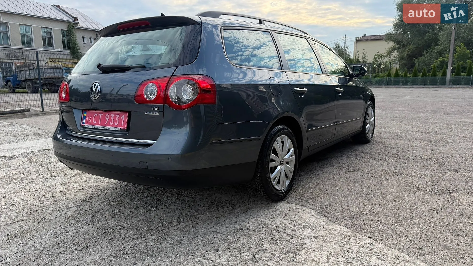 2010 Volkswagen Passat - мініатюра 8