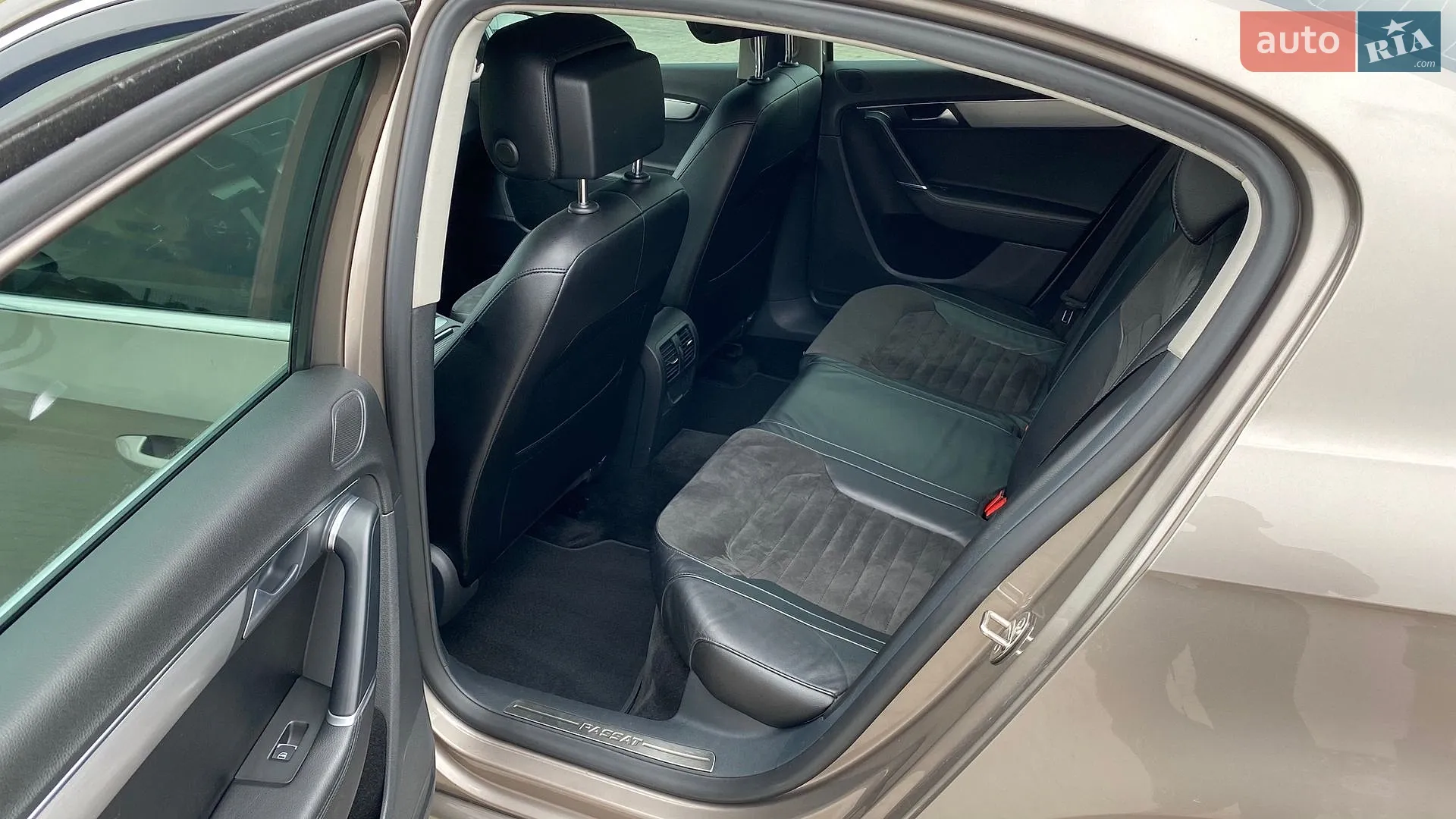 2011 Volkswagen Passat - мініатюра 10