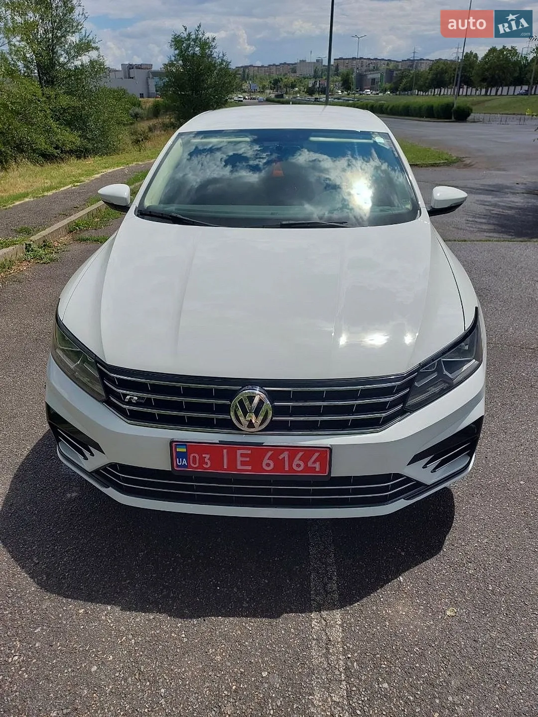 2018 Volkswagen Touareg - фото 1