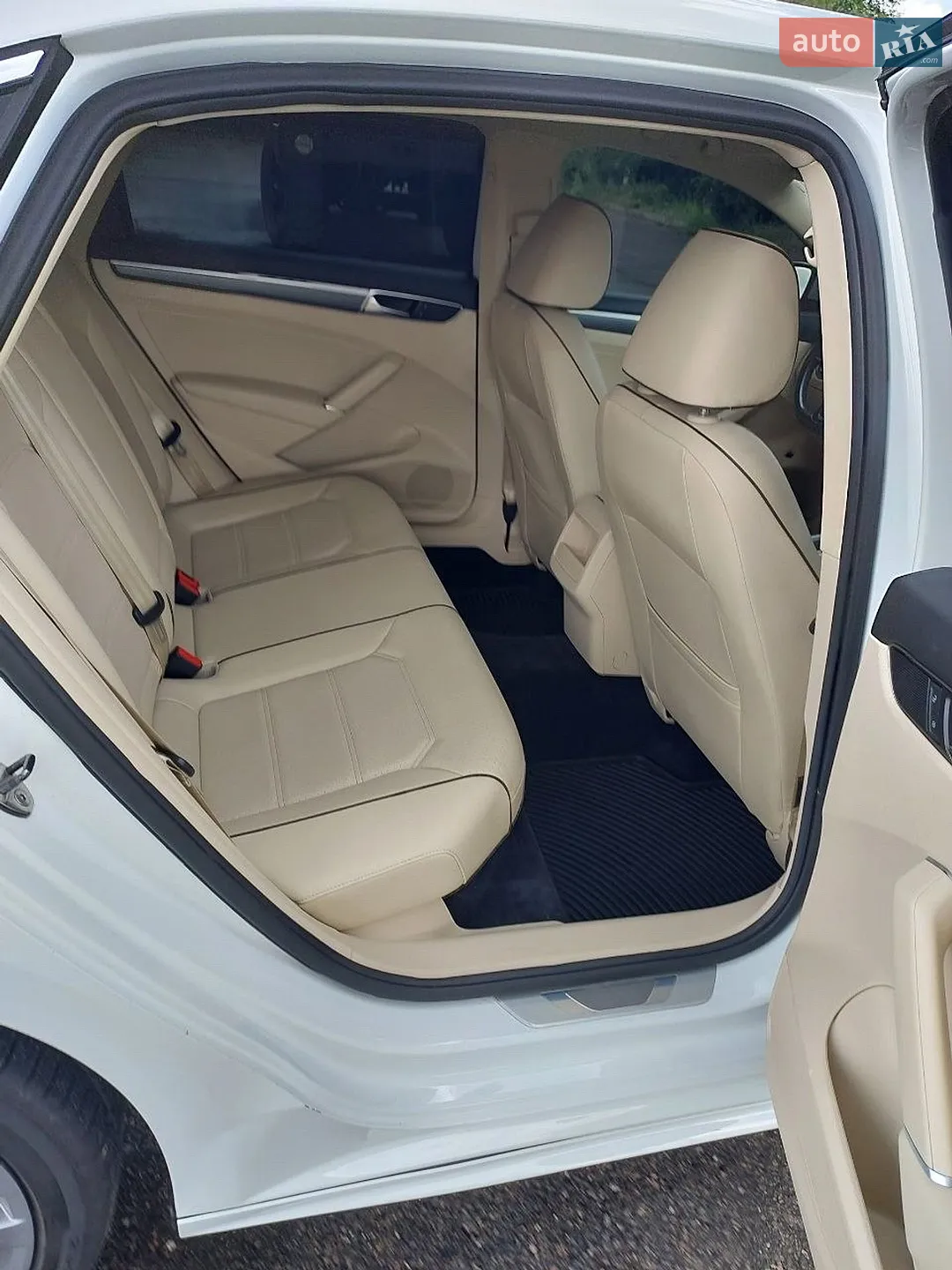 2018 Volkswagen Touareg - мініатюра 13