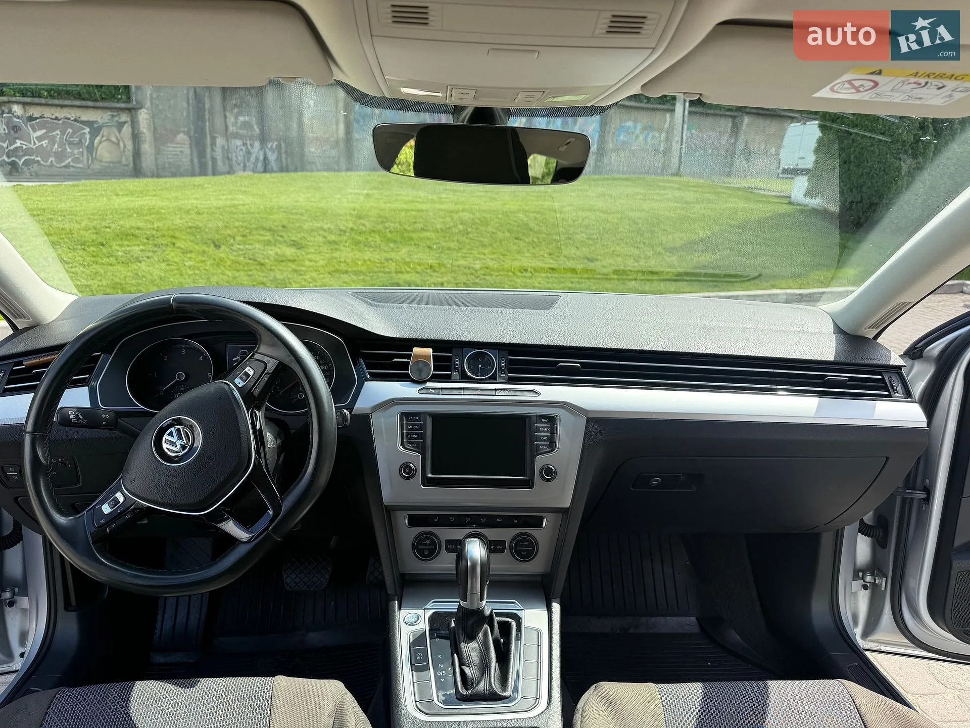 2018 Volkswagen Touareg - мініатюра 15