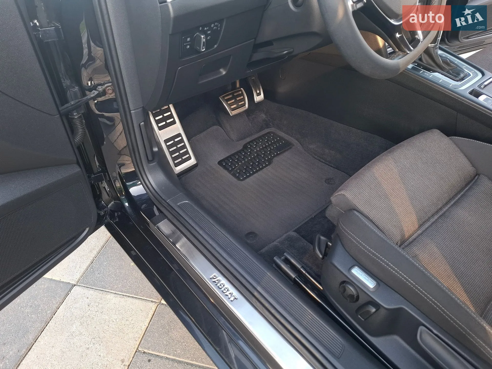 2017 Volkswagen Passat - мініатюра 19