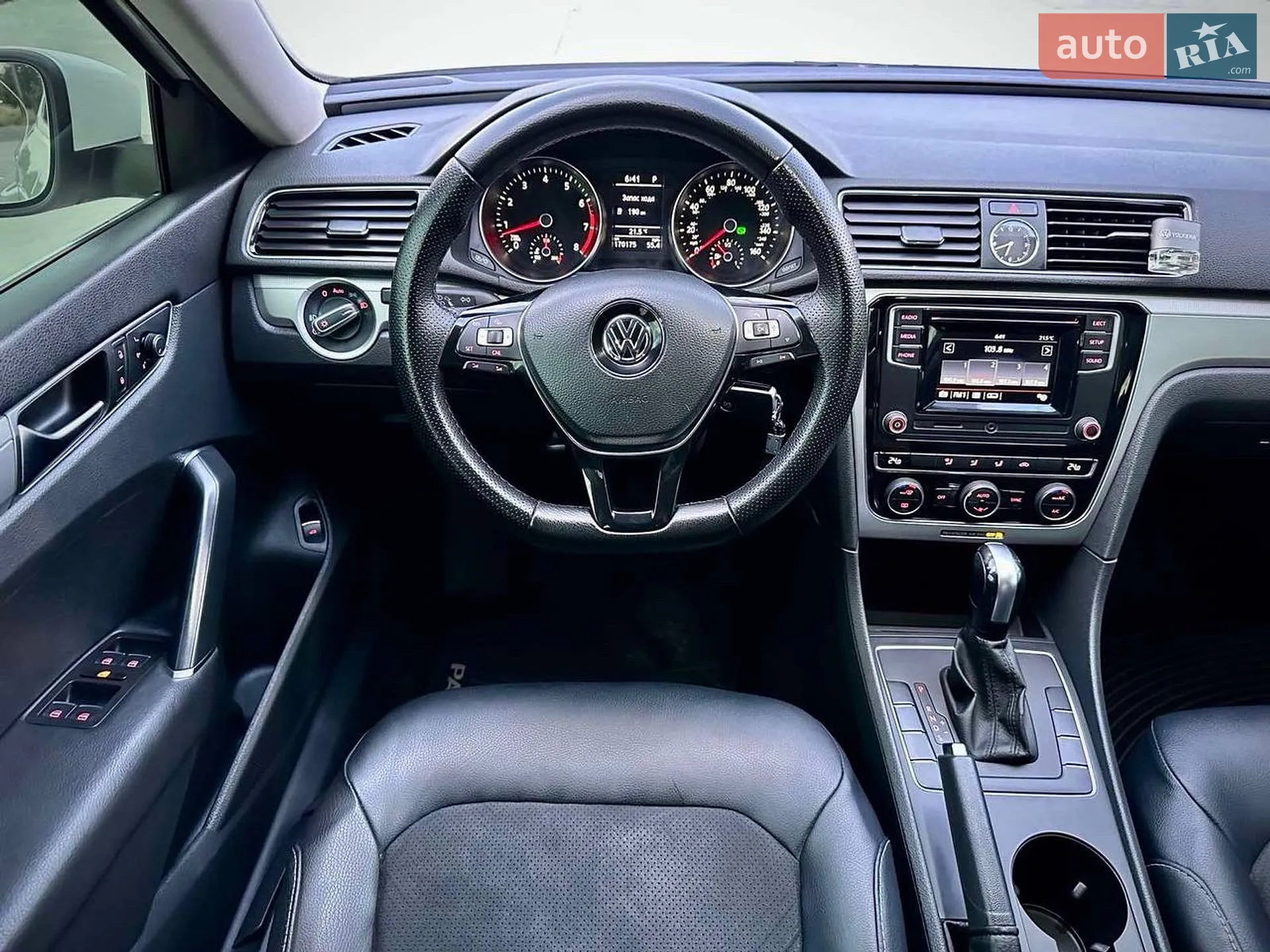 2017 Volkswagen Passat - мініатюра 9