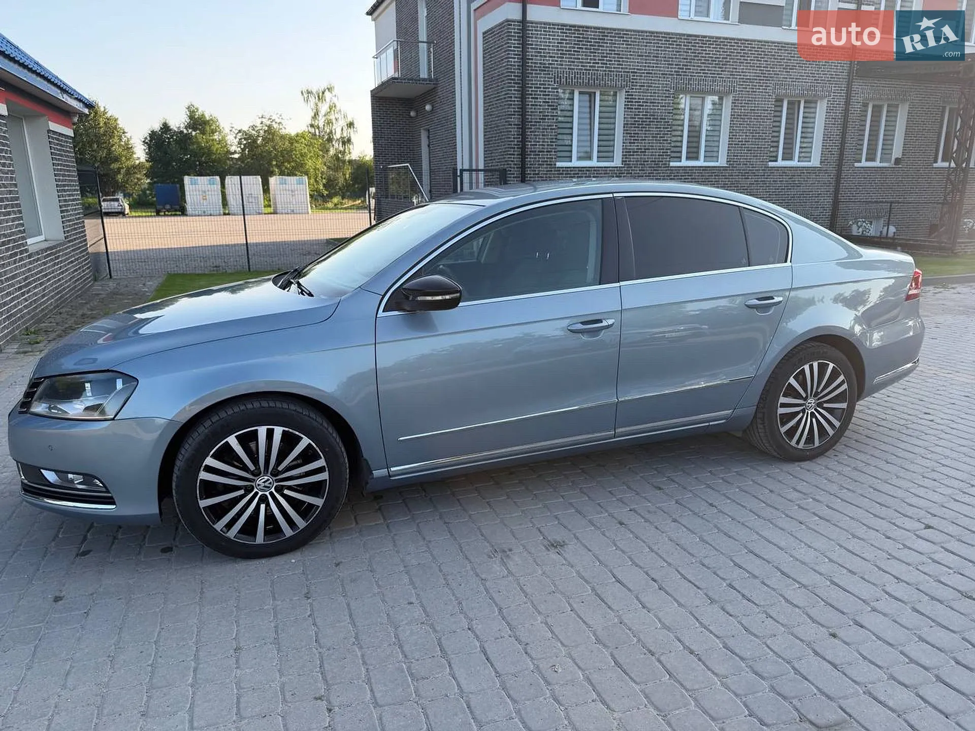 2012 Volkswagen Passat - мініатюра 3