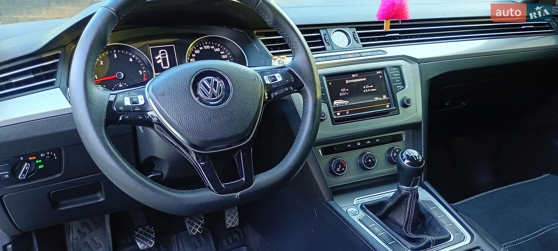 2015 Volkswagen Passat - мініатюра 4