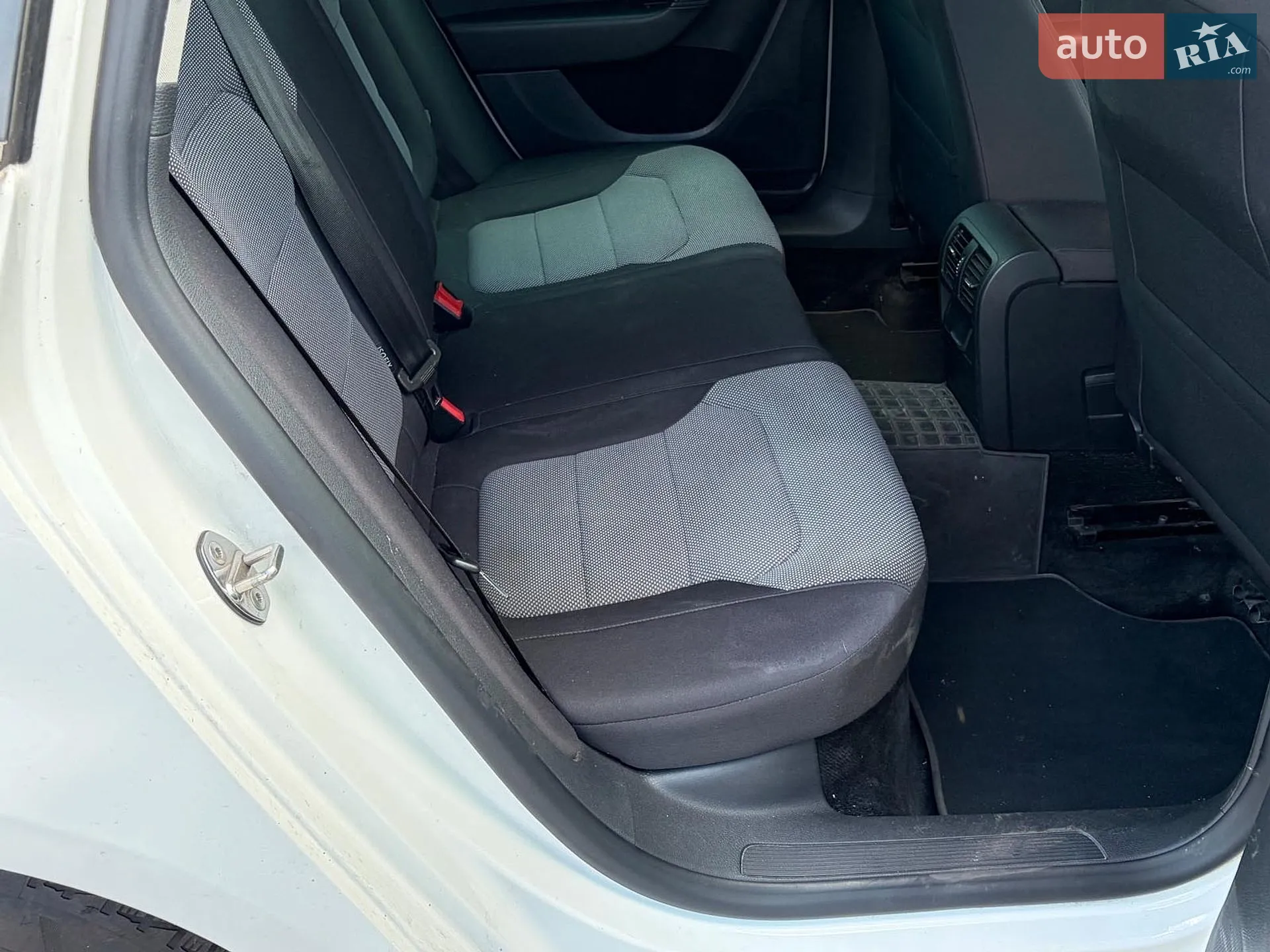 2012 Volkswagen Passat - мініатюра 27