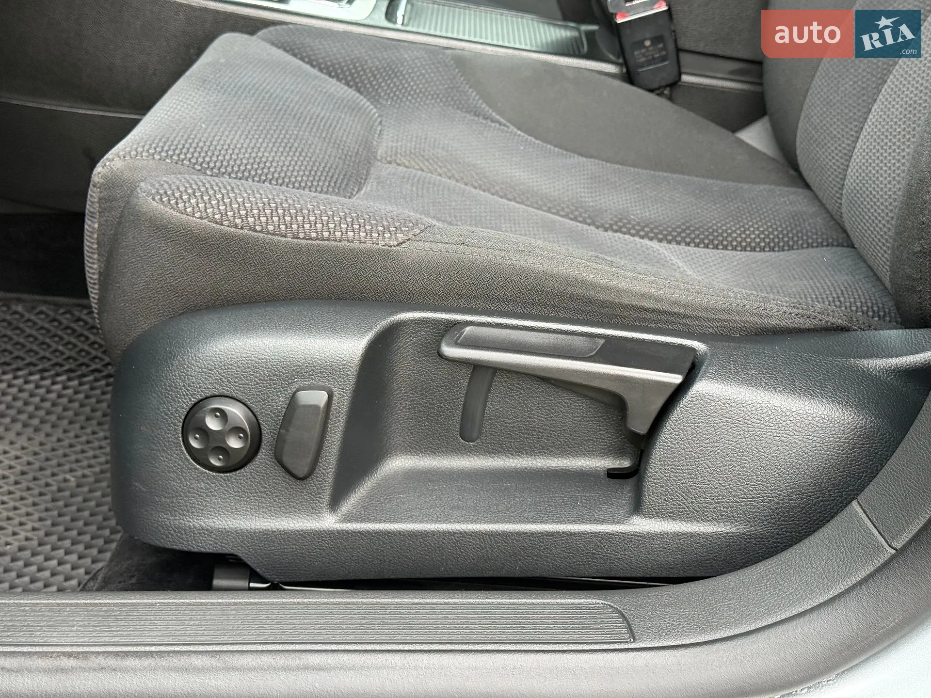 2010 Volkswagen Passat - мініатюра 13