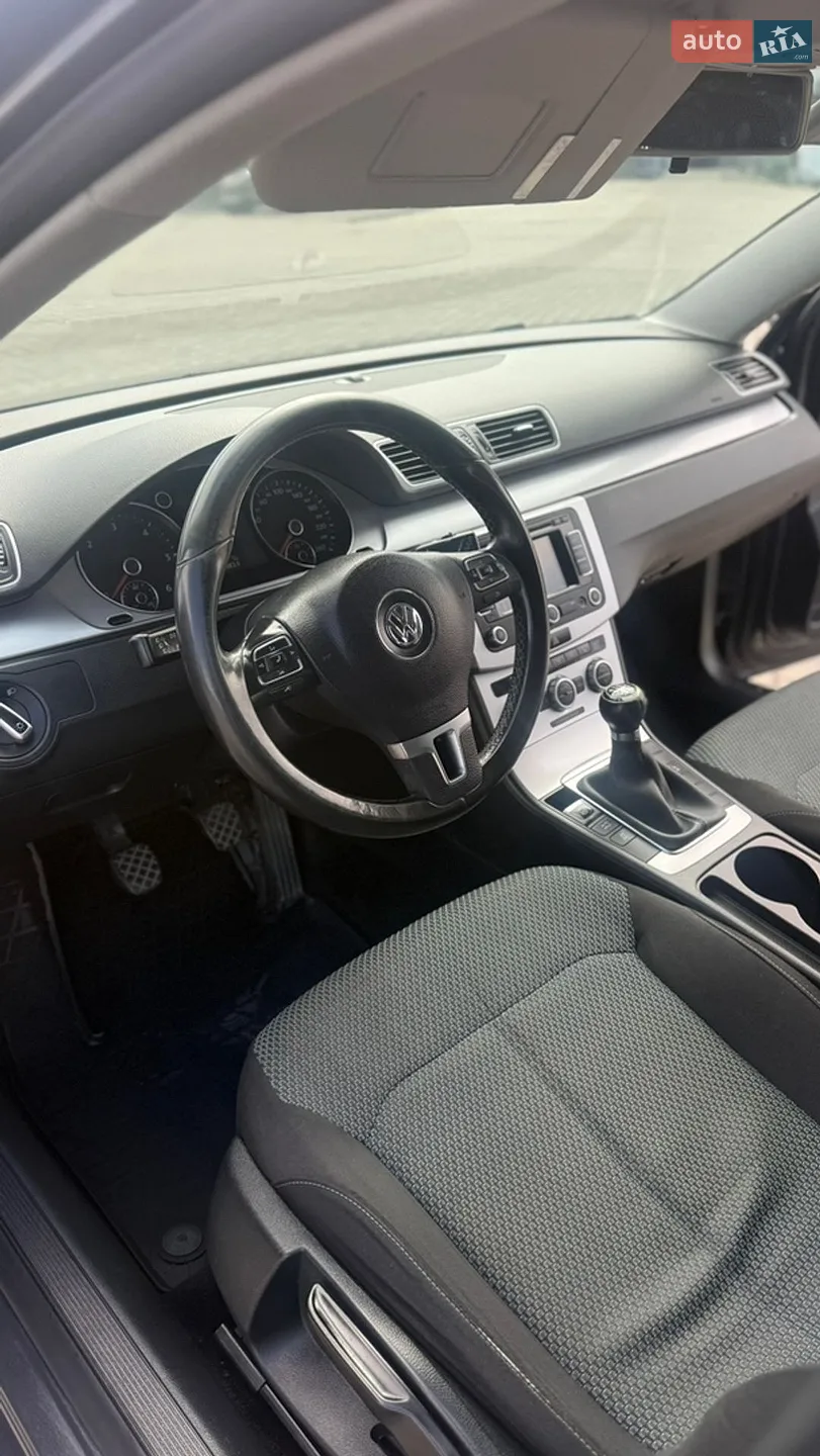2012 Volkswagen Passat - мініатюра 16