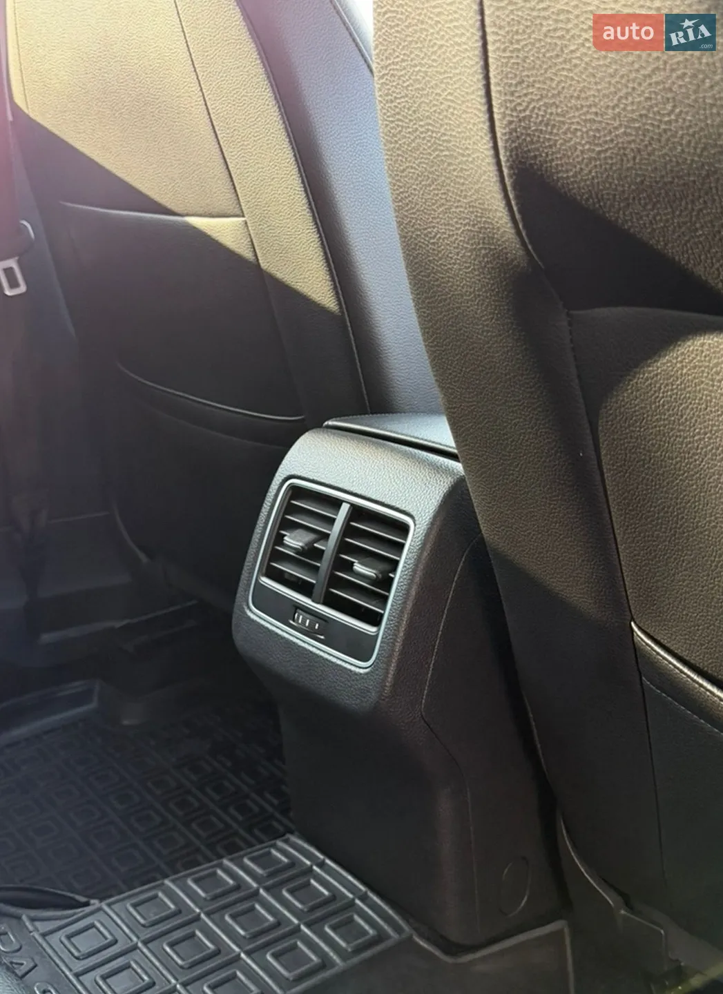 2014 Volkswagen Passat - мініатюра 21