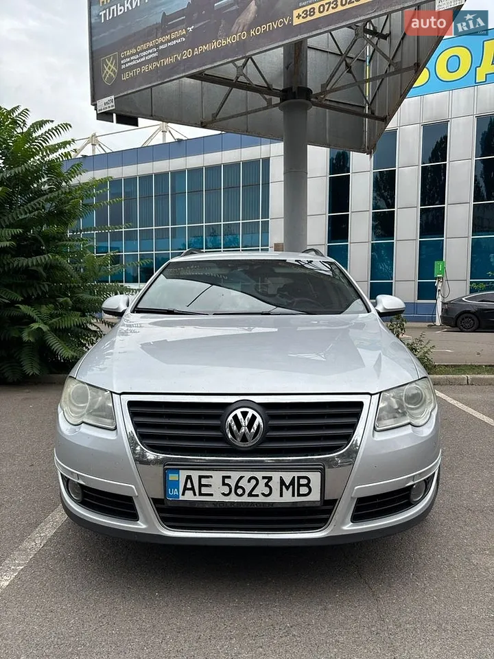 2010 Volkswagen Passat - мініатюра 20