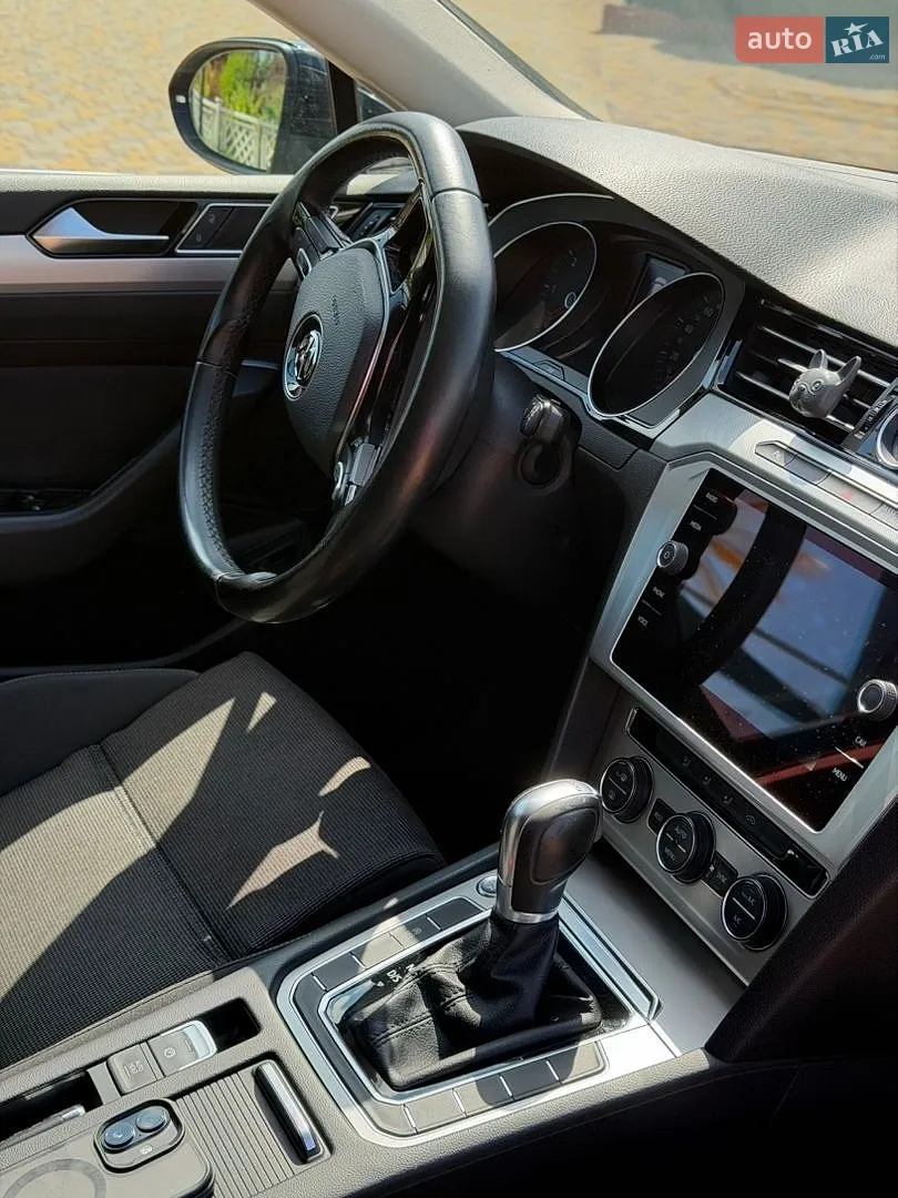 2017 Volkswagen Passat - мініатюра 12