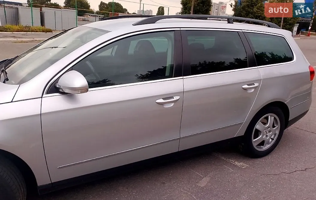 2010 Volkswagen Passat - мініатюра 2