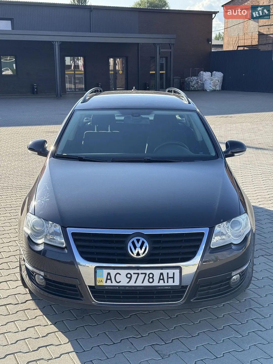 2010 Volkswagen Passat - мініатюра 5