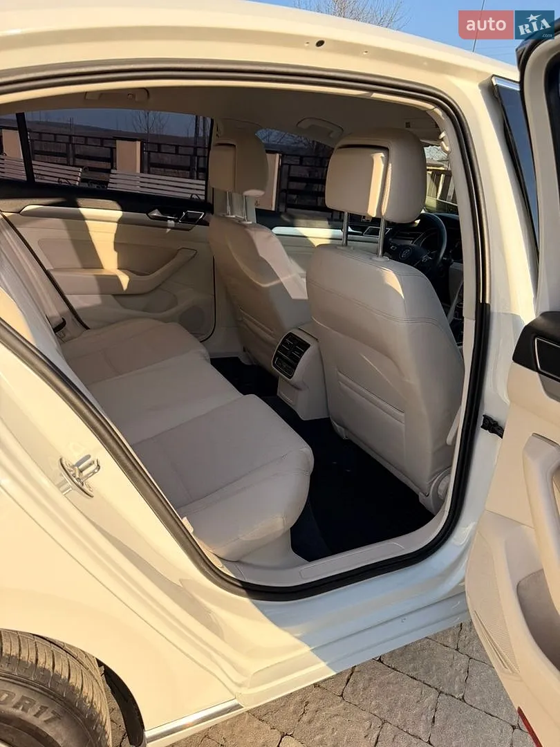 2016 Volkswagen Passat - мініатюра 40