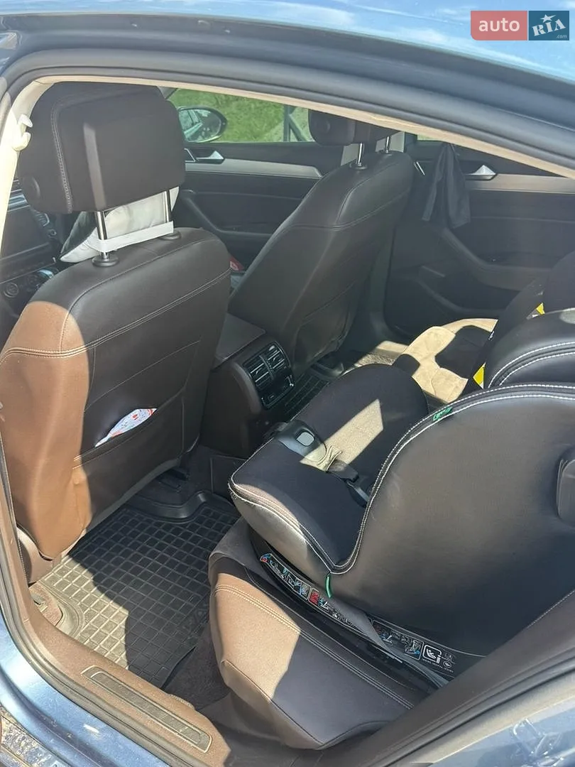 2015 Volkswagen Passat - мініатюра 17
