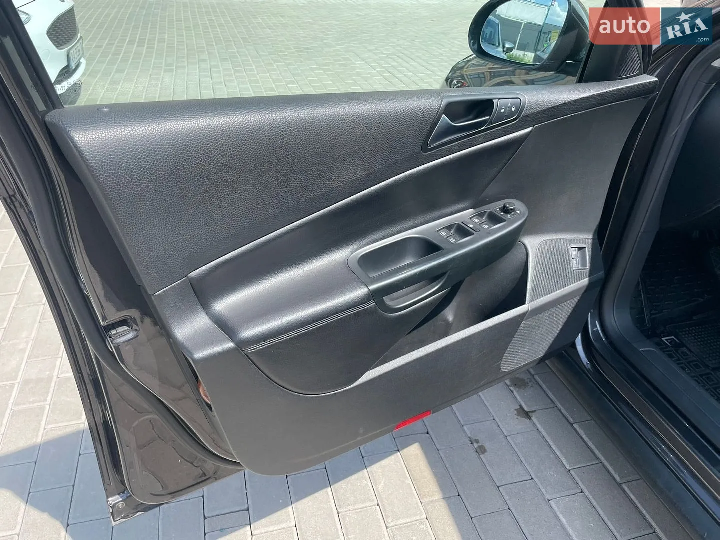 2010 Volkswagen Passat - мініатюра 9