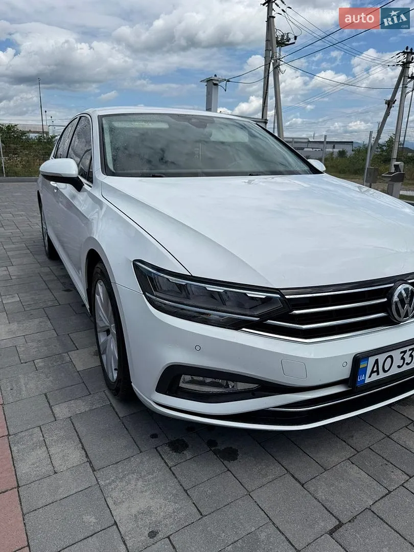 2019 Volkswagen Passat - мініатюра 3