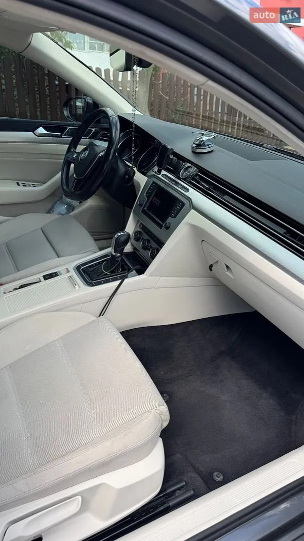2017 Volkswagen Passat - мініатюра 14
